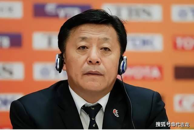 在本周中的欧联杯小组赛，奥亚尔代表罗马首发，但中场休息时就因伤被换下。